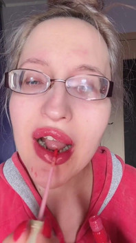 Asmr comendo batom rosa banana - fetiche labial, fetiche por alimentos, óculos de batom