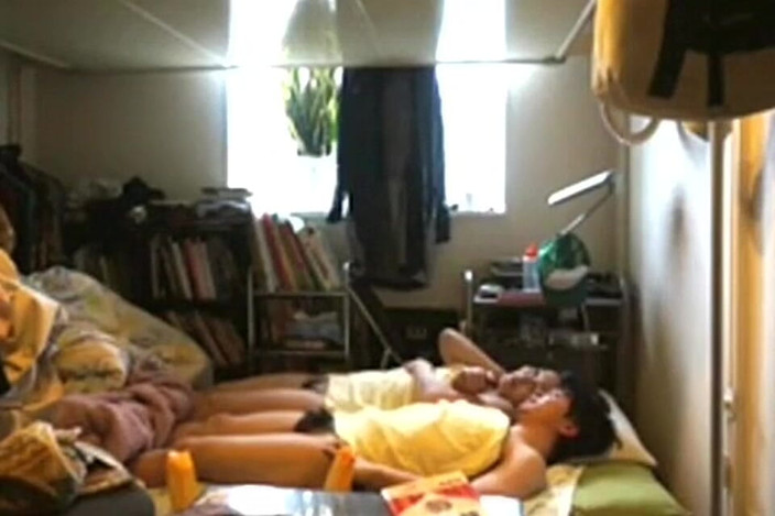 yellowsubmarine: Di sebalik Pintu Tertutup: Serpihan Realiti