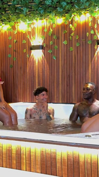 Spectacular Interracial in Jacuzzy in Medellin