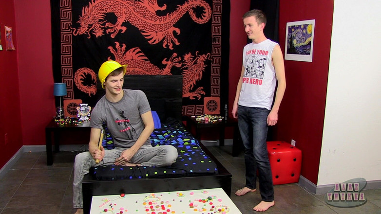 Bare Twinks: Lucky Skyler Gets Some Cock!