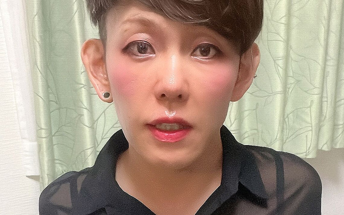 Serina SissyBitch: 시스루 오피스 레이디 의상을 입고 있는 Serina 01