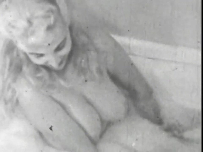 Vintage megastore: Kozatá blonďatá vintage lesbická párty