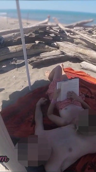 Handjob berisiko di Pantai Canary Ditangkap Membaca Buku - Misscreamy