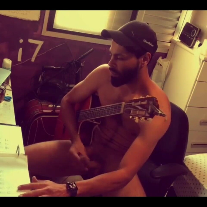 i7Bernard: Guitar # 03