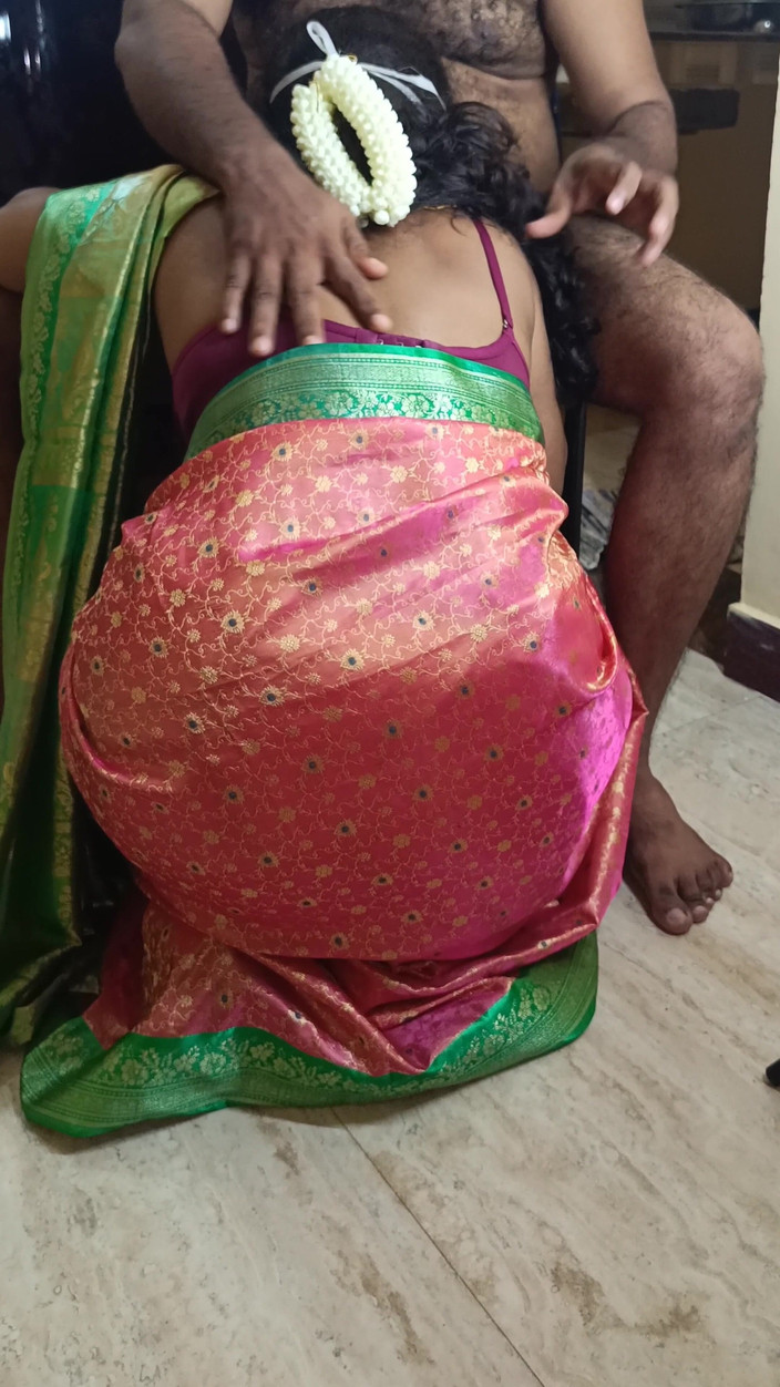 Laxi ammu: Suri rumah menikmati blowjob dan kongkek berdiri