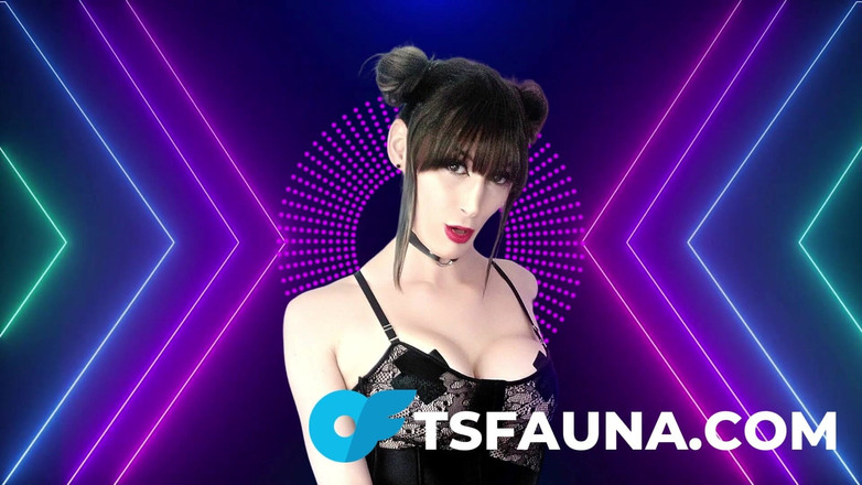 Cali Fauna: 热辣的变性人女孩展示她能走多深