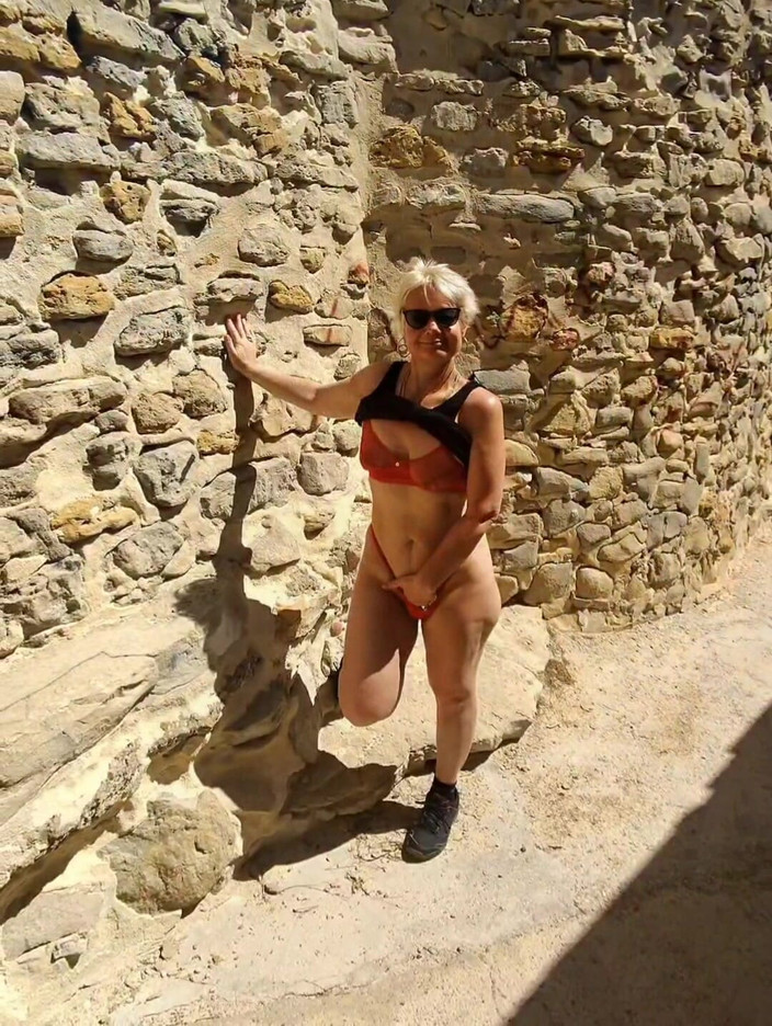 Sofy13: Coucou Toi Tu Viens Te Balader Avec Moi