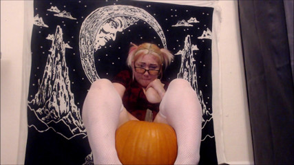 Sofia Valentine: Sofia's festive orgasm