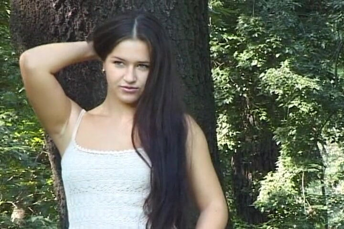 Porno kino: This Is Cute Babe From Germany Who Likes to Play...