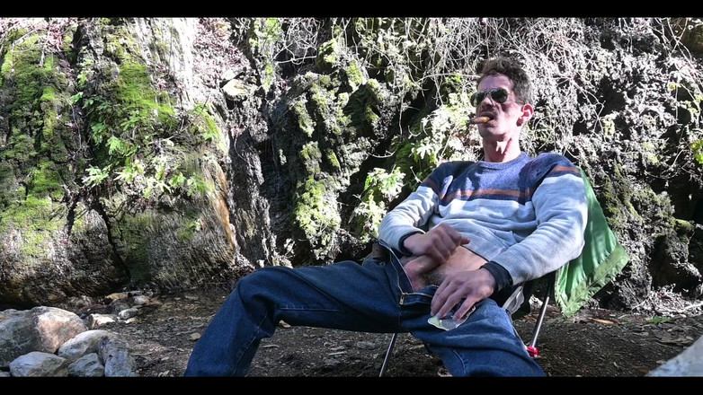 Joe Iandola: Büyük yarak açık havada boşalma ve sigara içme