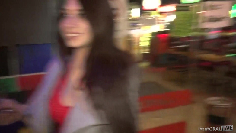 Immoral Live: Ayda Swinger วัยรุ่นนมใหญ่ธรรมชาติสุดเด็ด เย็ดเพื่อนสนิทของพ่อเลี้ยง!