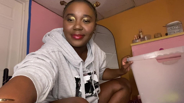 ALLIYAH ALECIA: Celá moje kolekce sexuálních hračk odhalena