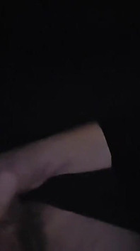 Büyük memeli orta yaşlı seksi kadın dölle kaplı