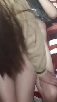 我真是个白痴!!!我检查了我女朋友的手机，在她的画廊里发现了这个 第1部分