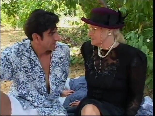 Meet my Pussy: Sex-crazed granny gets slammed from behind outdoors