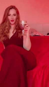 Picioarele mele lungi și pizdă umedă prin ciorapi în noaptea noastră de întâlnire