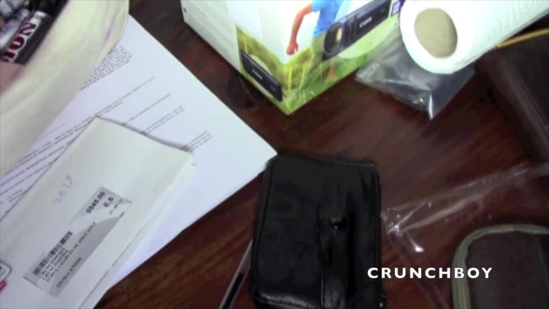 Crunch Boy: Une salope se fait baiser par des garçons bisexuels
