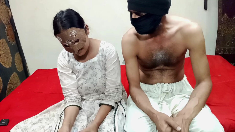 MehwishButt: Indická desi vysokoškolačka s velkými prsy tvrdě ošukaná jejím učitelem