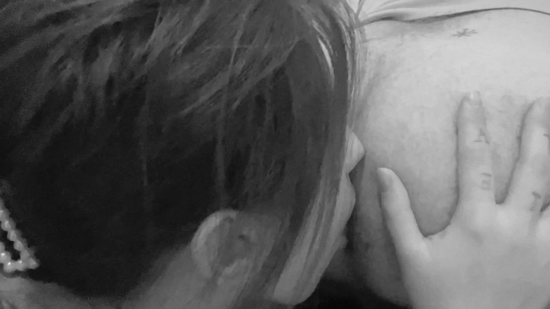 Raxxxbit: 혀로 존나게 빠는 Pornellia 아름다운 후장