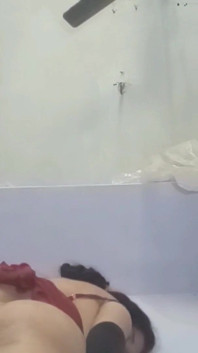Tante seksi india dengan pantat bahenol dientot habis-habisan sama tante seksi india