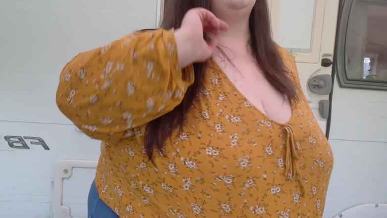 SSBBWLadyBrads: SSBBW vs pequena porta