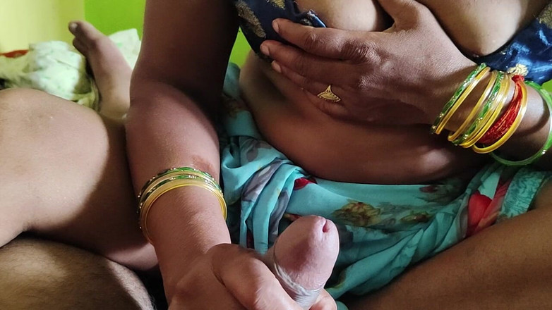 FULLMJEDETI: La bhabhi ha scosso il mio pene