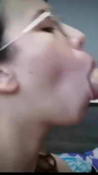 Pompino Profondo Con Una Bellissima Latina Arrapata... Vengo Nel Suo Volto Angelico