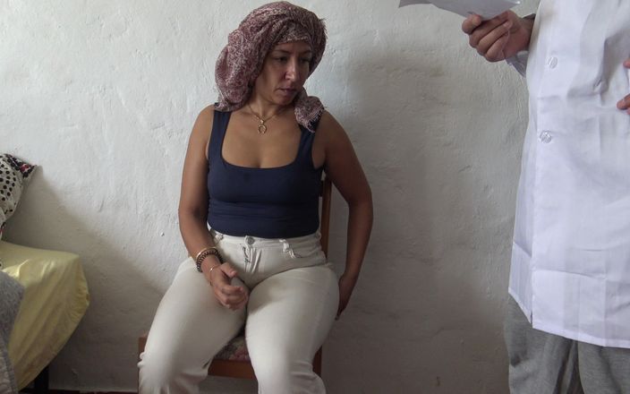 Souzan Halabi: Milf musulmana kurda se sorprende cuando muestra su coño peludo...