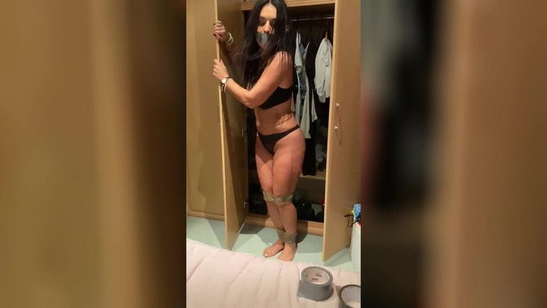 Latina Fetish: Femeie latino din stânga lovită de un crook