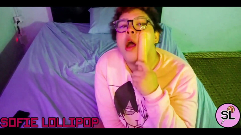 Sofie lollipop: 变性胖乎乎的胖美女在家里独奏