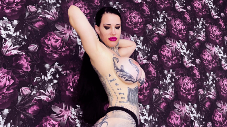 MissAlessaMilano: Fetish Hair and Fake Boobs