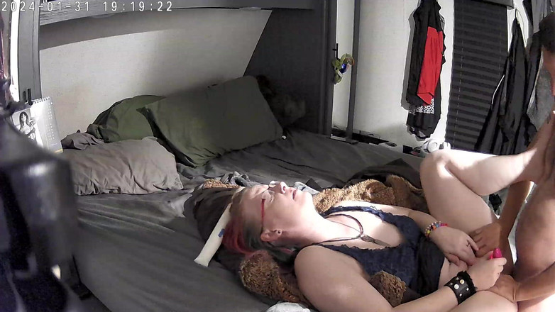 KittieNoOne: Memek becekku dicrot sperma hangat!