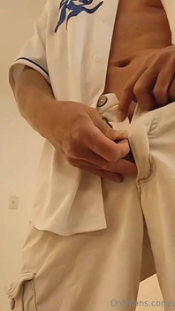 ควยใหญ่เบสบอลยิงน้ําเงี่ยนที่บ้าน