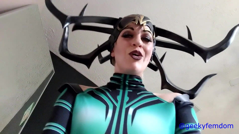 Geeky Femdom: Hela dominante victoria