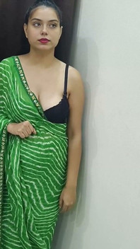 Sexy lehrerin saara und virgin young 18plus junge spielen ein sexspiel, wenn niemand zu hause ist
