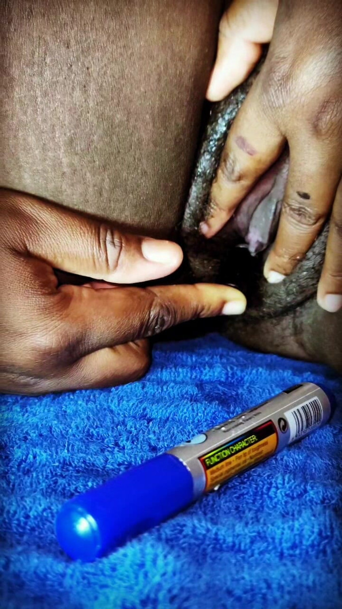 Pretty Betty22: Ktoś, kto rozciągnie moją dziurę?