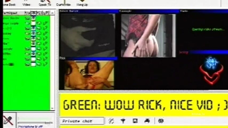 Monster Cocks: Si rambut coklat dalam pakaian dalam seksi merah memberikan blowjob...