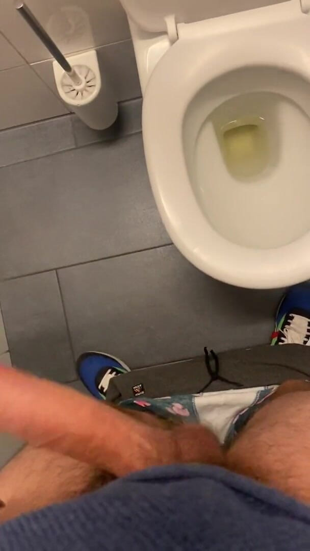 Zaharia: Wanki na záchodě