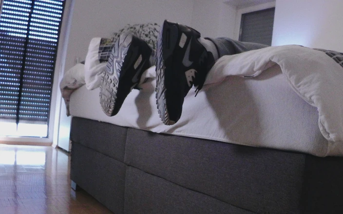 Sneakers Gay Graz: Shoes off after a few days