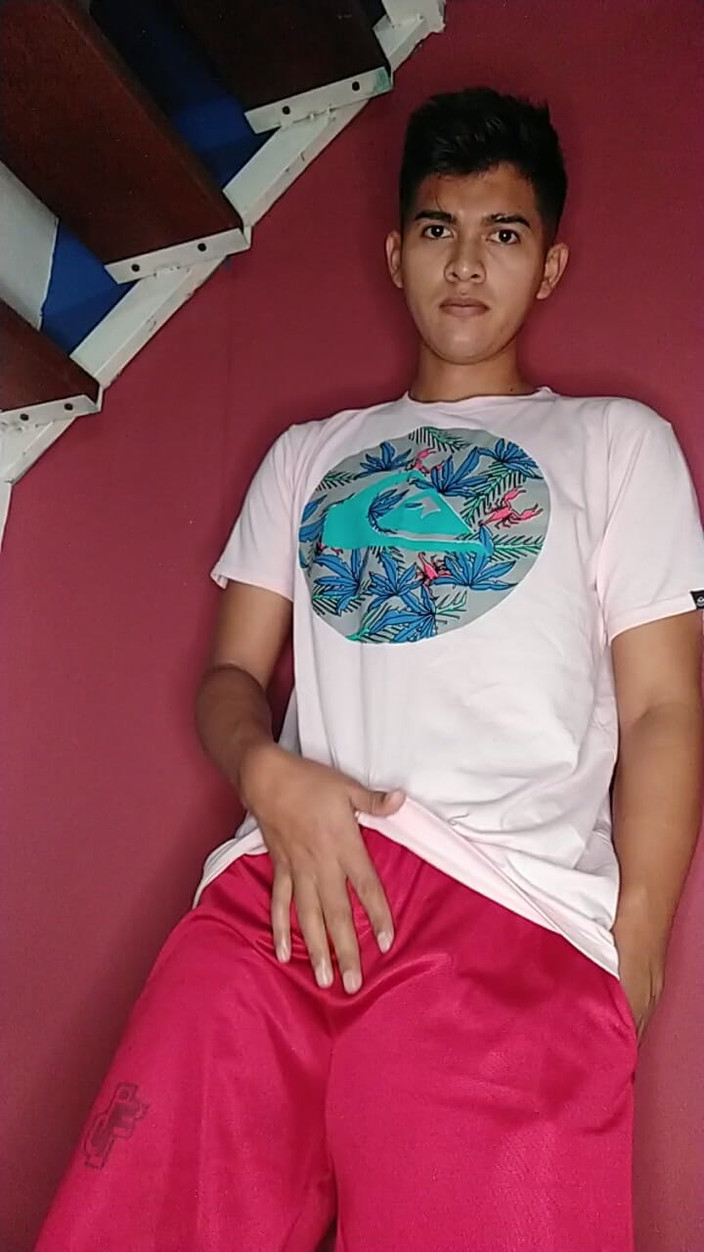 Viral boys: Alan Tokers masturbuje za úsvitu