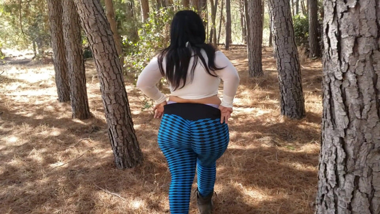 Riderqueen: Stepmom sexy walking forest
