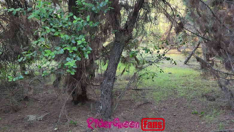 Riderqueen BBW Step Mom Latina Ebony: Riderqueen alleen, buitenshuis, fanvideo's