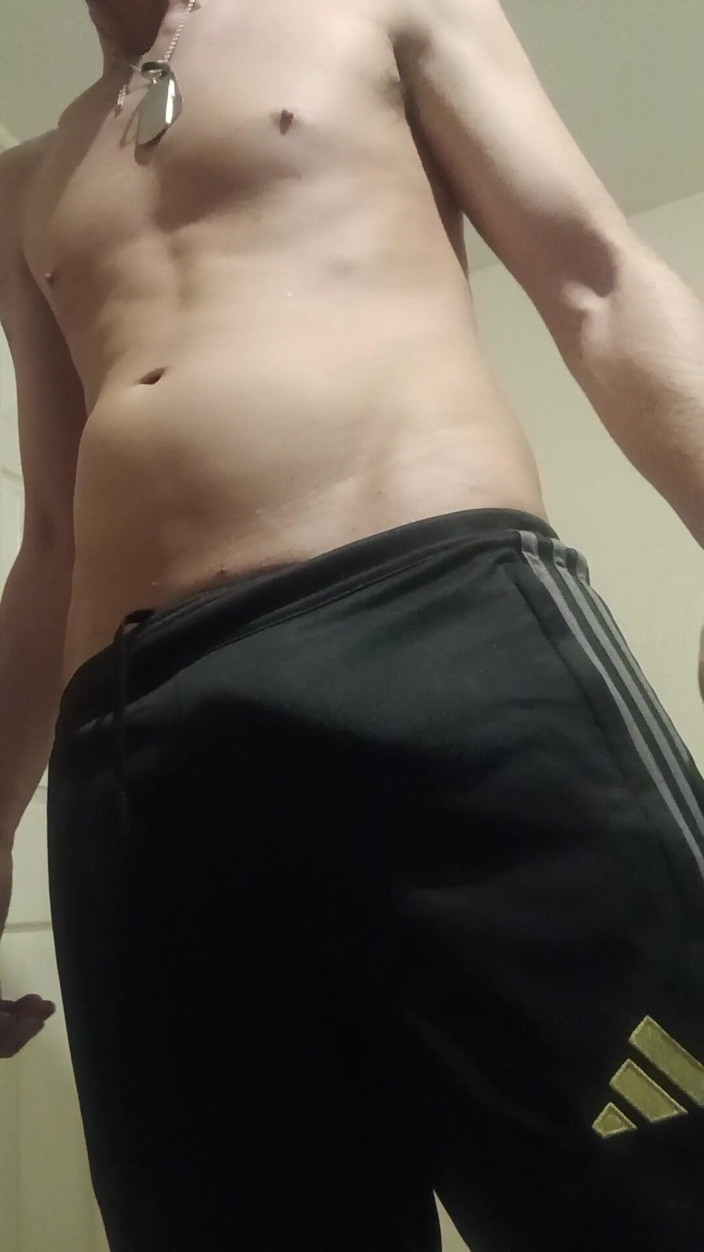Mike Jones: Pokazując mojego kutasa w Joggers