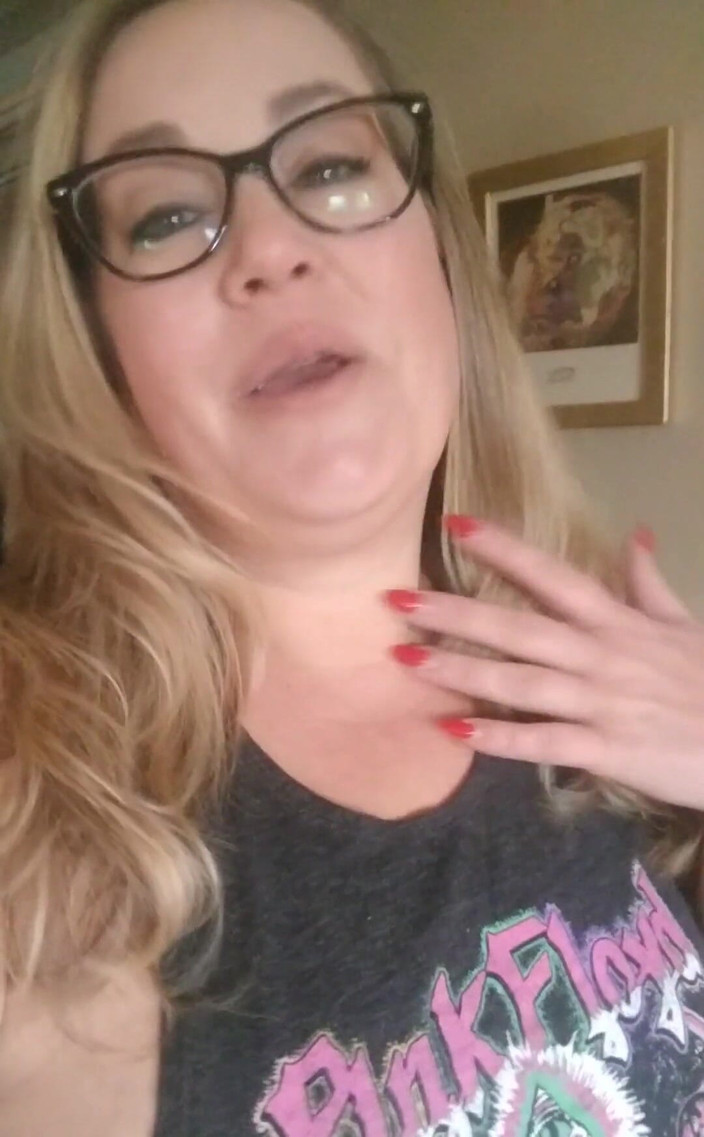 Lily Bay: 집에 혼자. LilyBay73