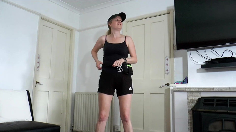 Britishmilf: Enteado fode a bunda suada da madrasta