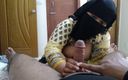 Aria Mia: India milf madrastra ayuda hijastro a correrse