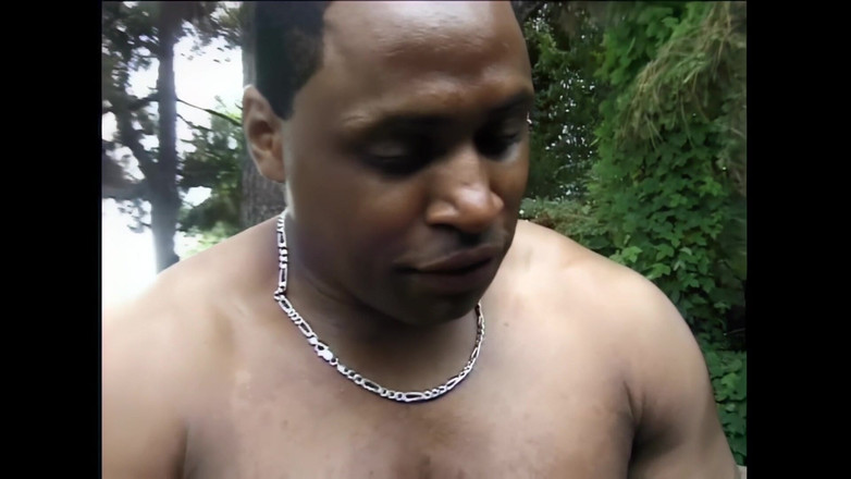 Out Sexxx: İki güzel siyah kız penis emiyor