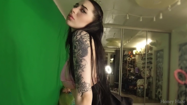 Honey Haze: La bella sorellastra lo succhia rapidamente. honey haze