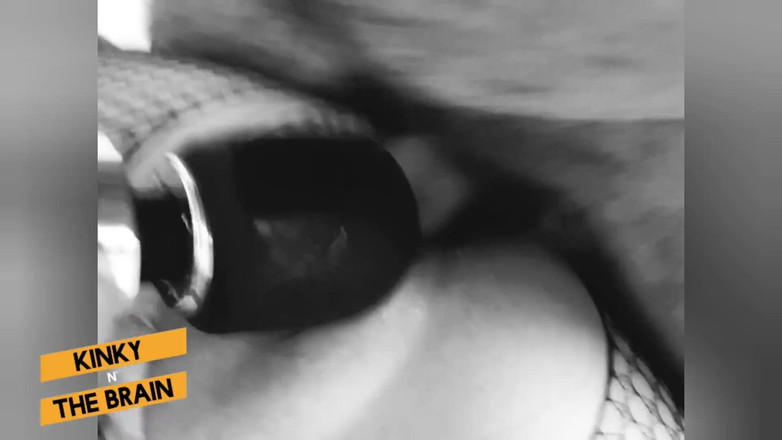 Kinky N the Brain: Dopo la festa scopata veloce in calze a rete con...