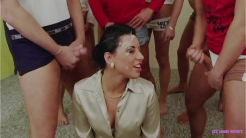 Czech Pornzone: Gangbang setiausaha comel oleh sekumpulan lelaki miang